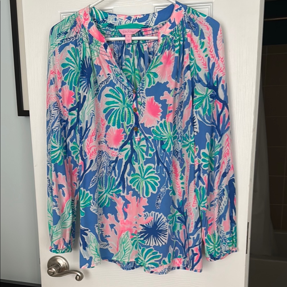 Lilly Pulitzer Vibrant Blue and Pink Blouse; Elsa; Size small